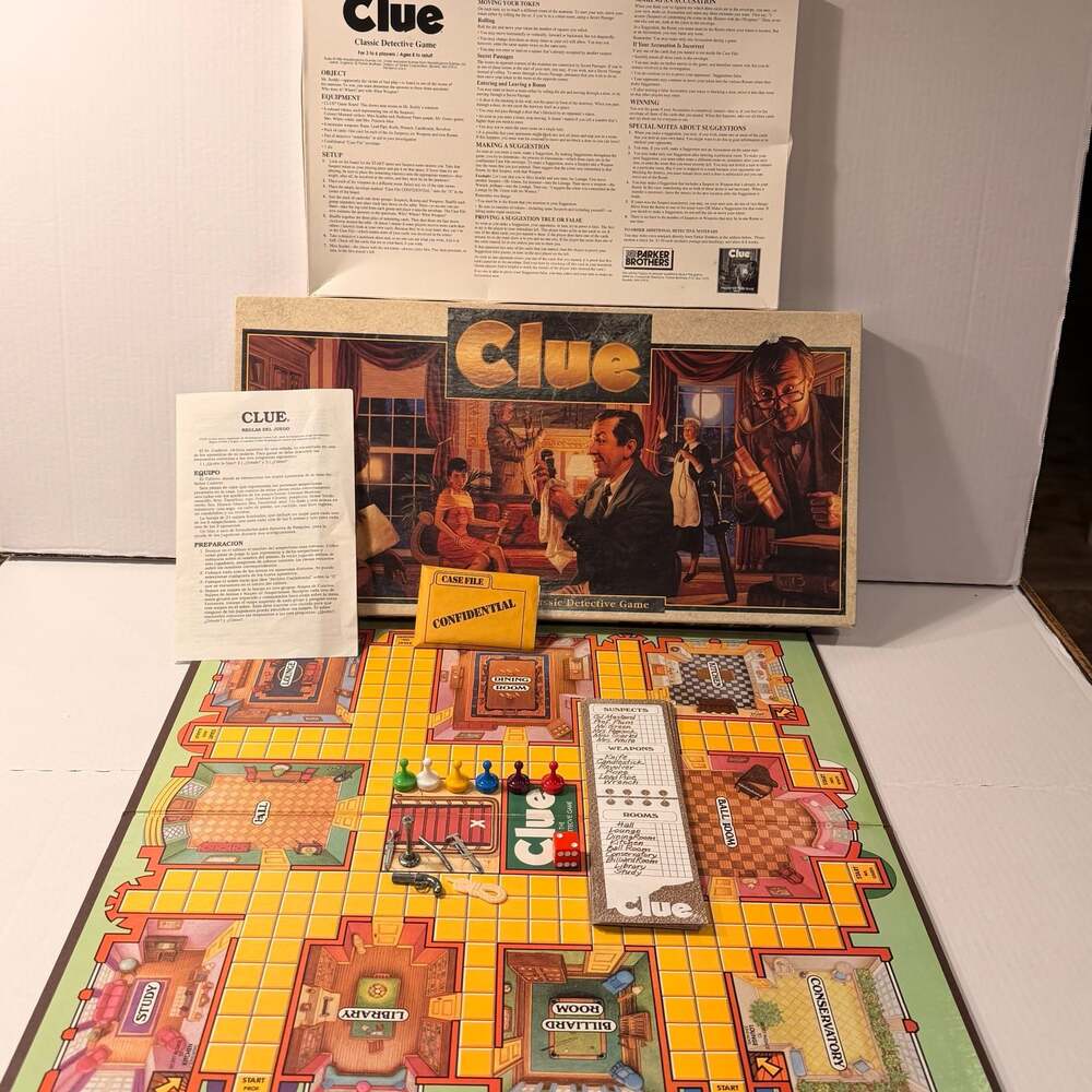 1992 Parker Brothers Clue Classic Detective Board Game